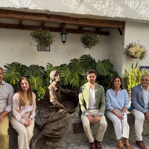 Inauguracion-escultura-lavandera-Lanjaron